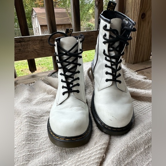 Dr. Martens 1460 Softy T Boots - Picture 9 of 10
